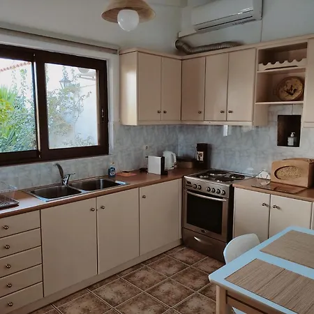 Cozy Apartment In Peania Paiania Exterior photo