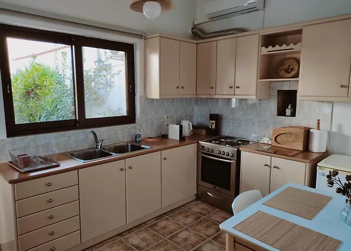Cozy Apartment In Peania